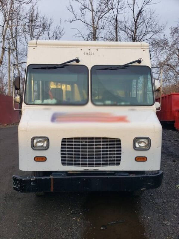 2017 Ford Stripped Chassis