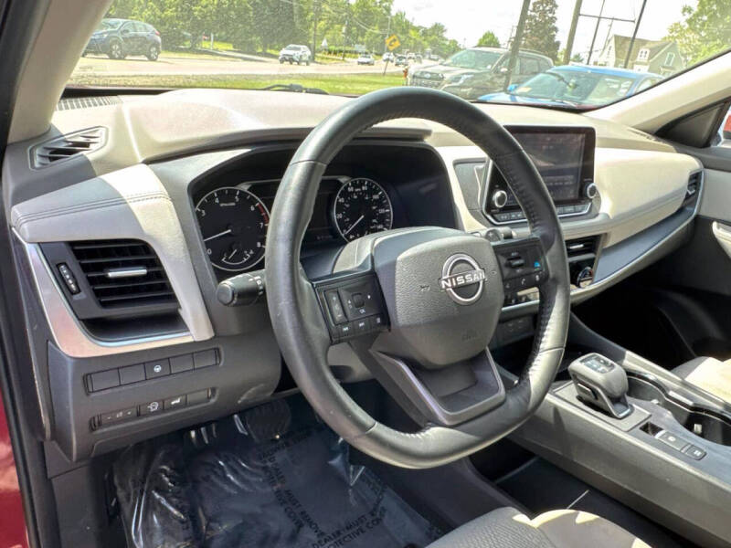 2025 Nissan Rogue SV