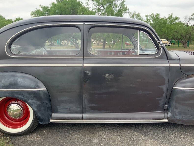 1946 Ford Deluxe