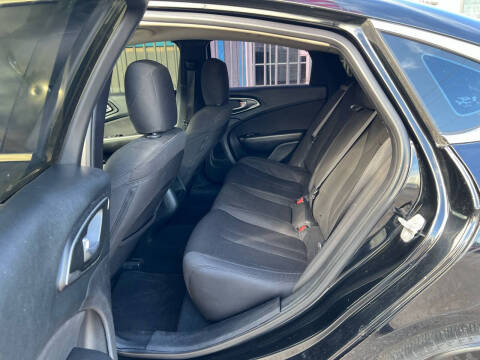 2015 Chrysler 200 Limited