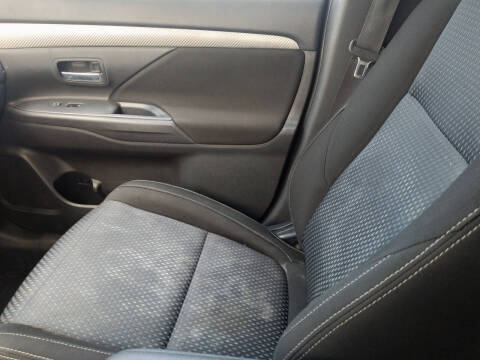 2016 Mitsubishi Outlander ES