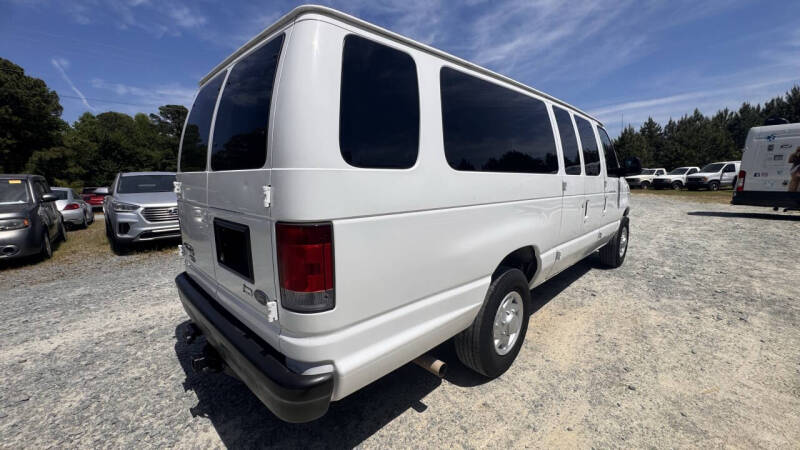2011 Ford E-Series E-350 SD XLT
