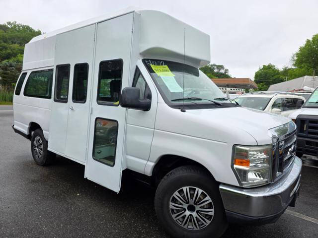2008 Ford E-Series Econoline Van Commercial's photo