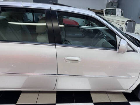 2011 Cadillac DTS Luxury Collection