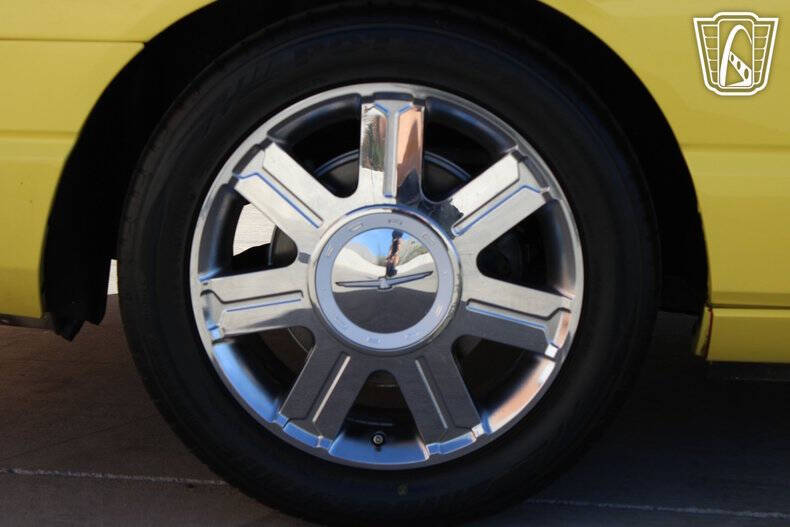 2004 Ford Thunderbird Deluxe