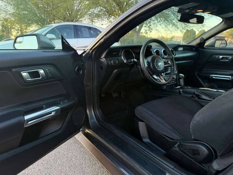 2017 Ford Mustang V6
