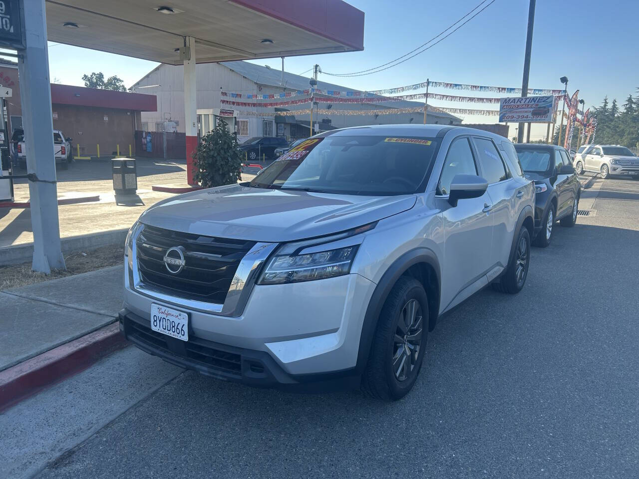 Silver 2022 Nissan Pathfinder S S 4dr SUV 1