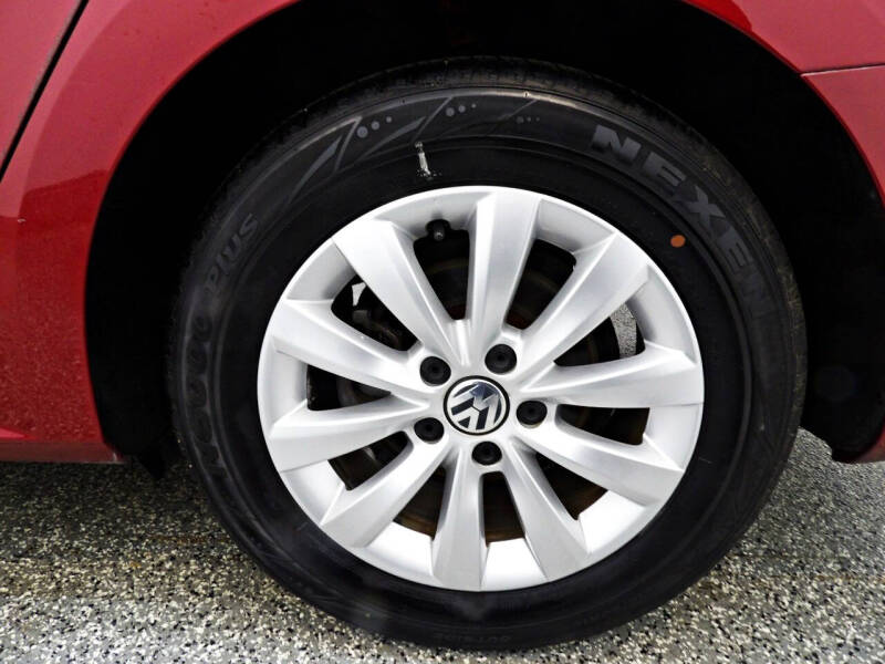 2015 Volkswagen Passat 1.8T Wolfsburg Edition