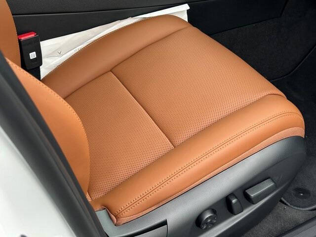 2025 VinFast VF8 Plus