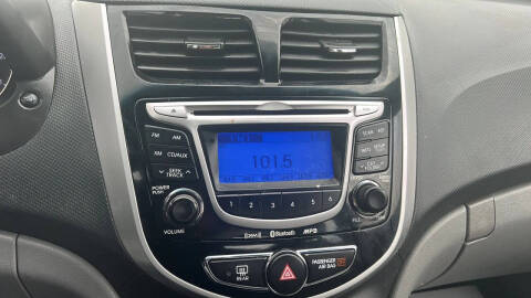 2012 Hyundai Accent GLS