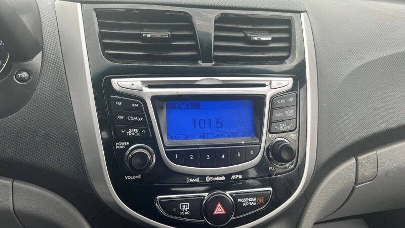 2012 Hyundai Accent GLS