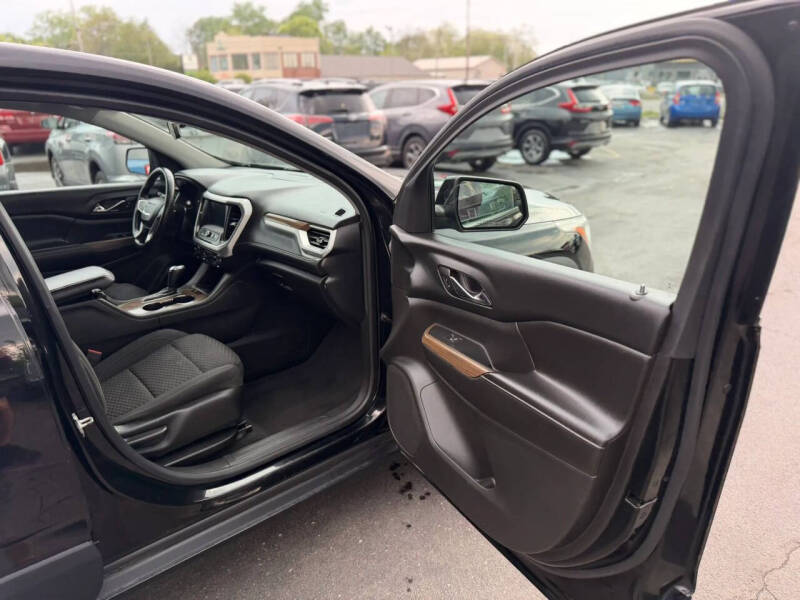 2017 GMC Acadia SLE-1