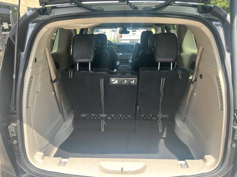2017 Chrysler Pacifica Touring-L Plus