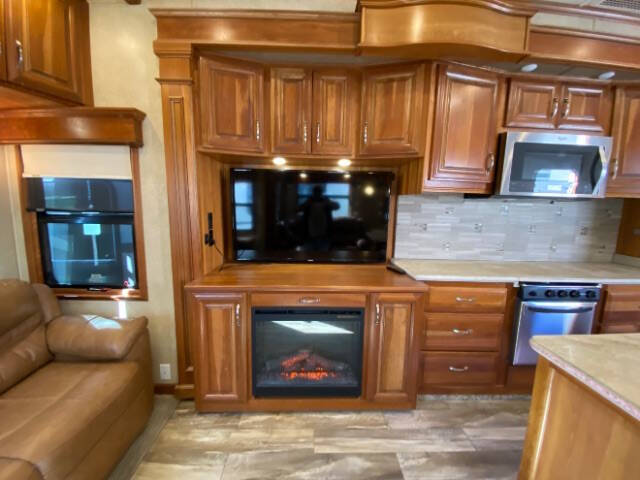 2017 Heartland MOBILE SUITE  38 RSSA