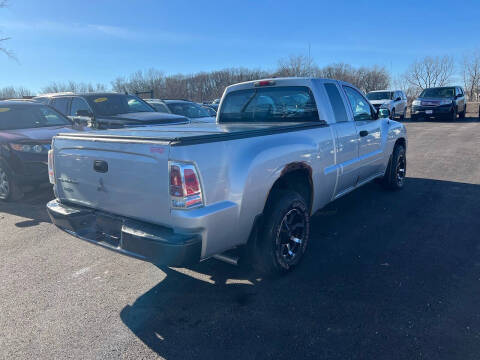 2007 Mitsubishi Raider LS