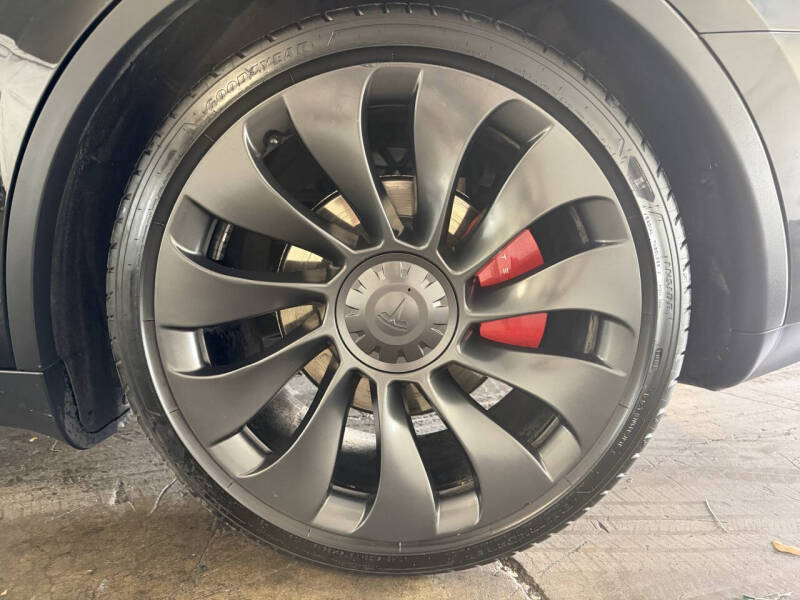 2024 Tesla Model Y Performance