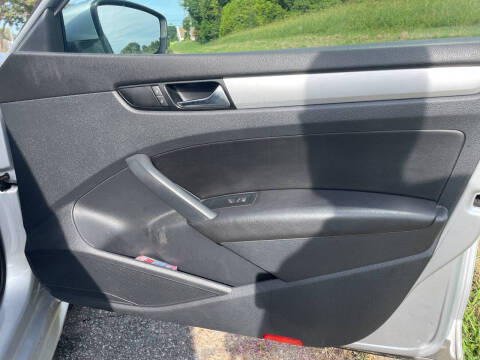 2013 Volkswagen Passat SE PZEV