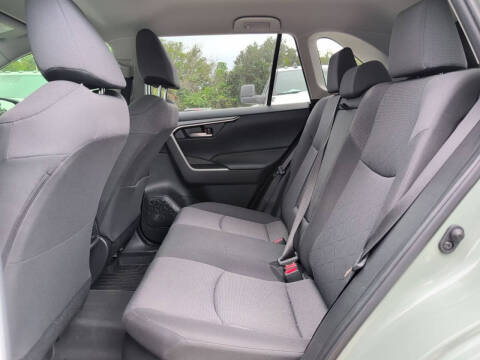 2022 Toyota RAV4 Hybrid XLE