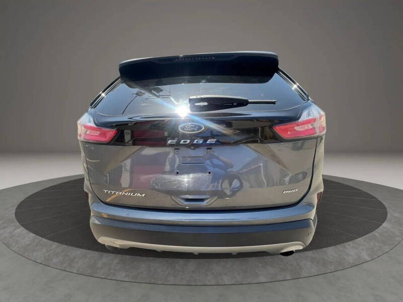 2022 Ford Edge Titanium