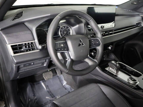2026 Mitsubishi Outlander LE