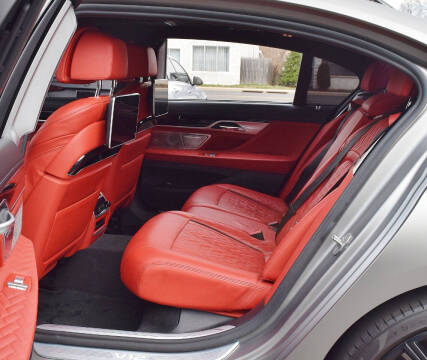 2022 BMW 7 Series M760i xDrive