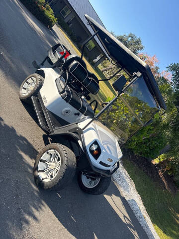 2015 E-Z-GO Express S4