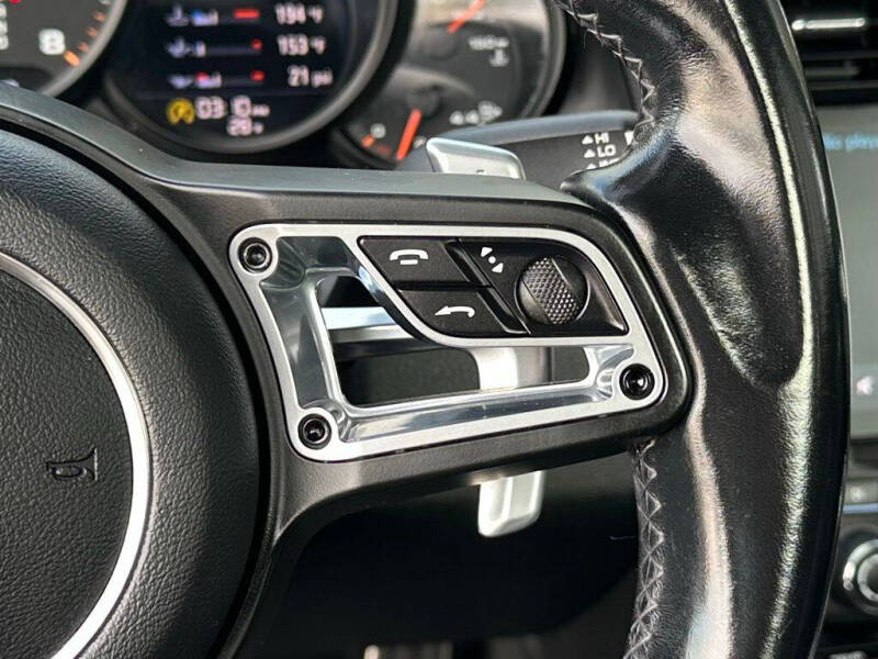 2018 Porsche 911 Carrera