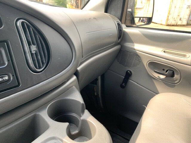 2005 Ford E-Series E-350 SD