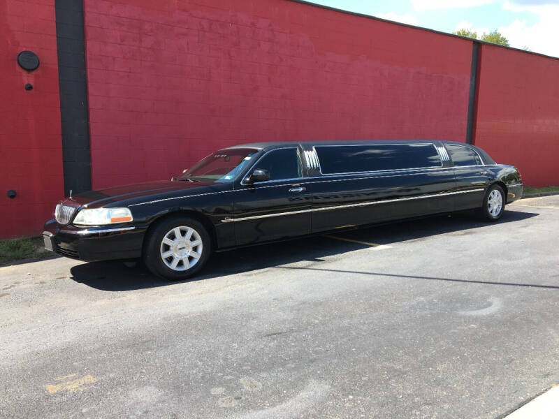 2006 Lincoln Town Car for sale at MTK Premier Auto Boutique in Richmond VA