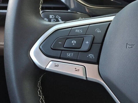 2024 Volkswagen Taos SEL 4Motion