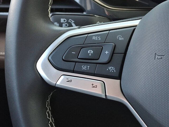 2024 Volkswagen Taos SEL 4Motion