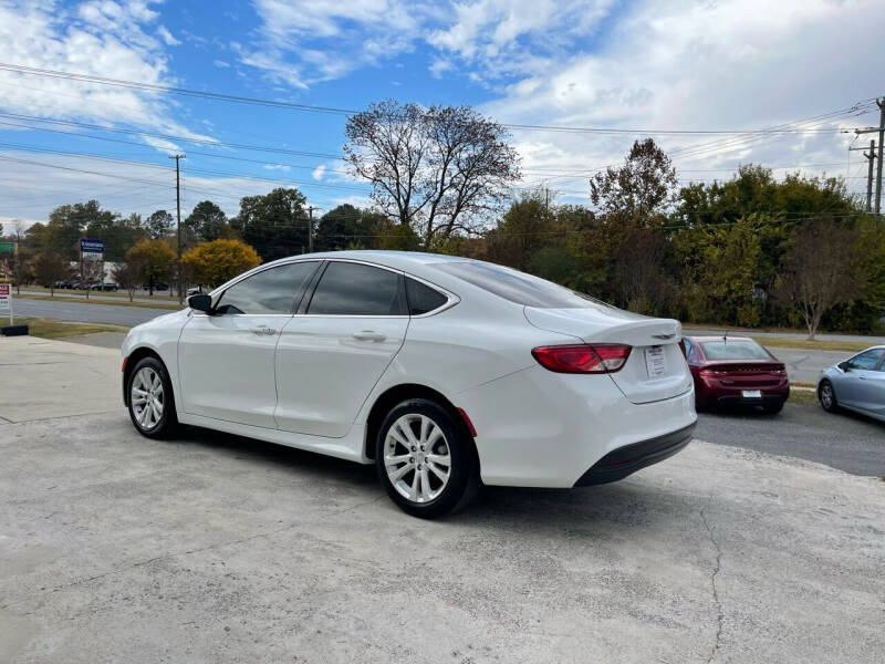 2017 Chrysler 200 LX