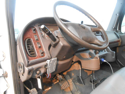 2007 Freightliner M2 106