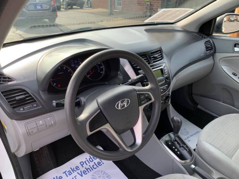 2017 Hyundai Accent SE