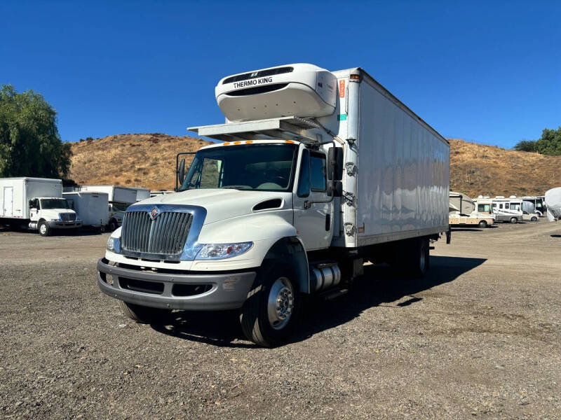 2015 International 26 ft Reefer  Box Truck