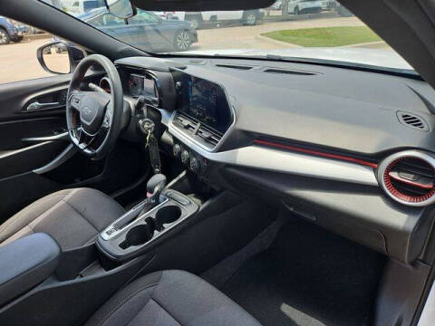 2025 Chevrolet Trax RS