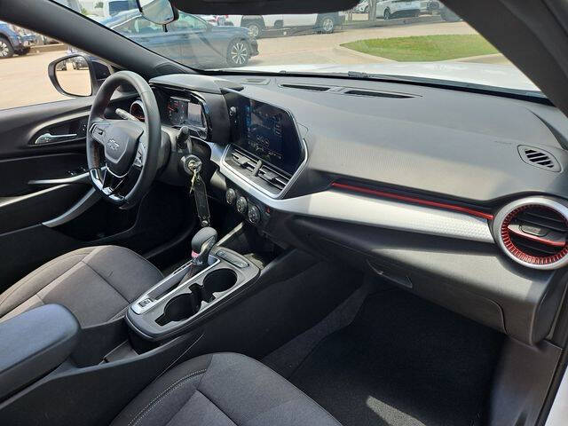 2025 Chevrolet Trax RS