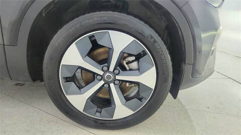 2024 Volvo XC40 B5 Plus Dark Theme