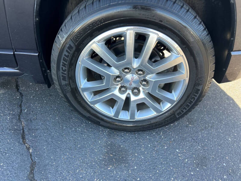 2016 GMC Acadia Denali