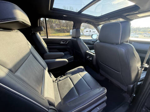 2022 GMC Yukon XL SLT