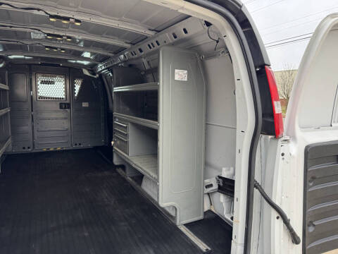 2023 GMC Savana 2500