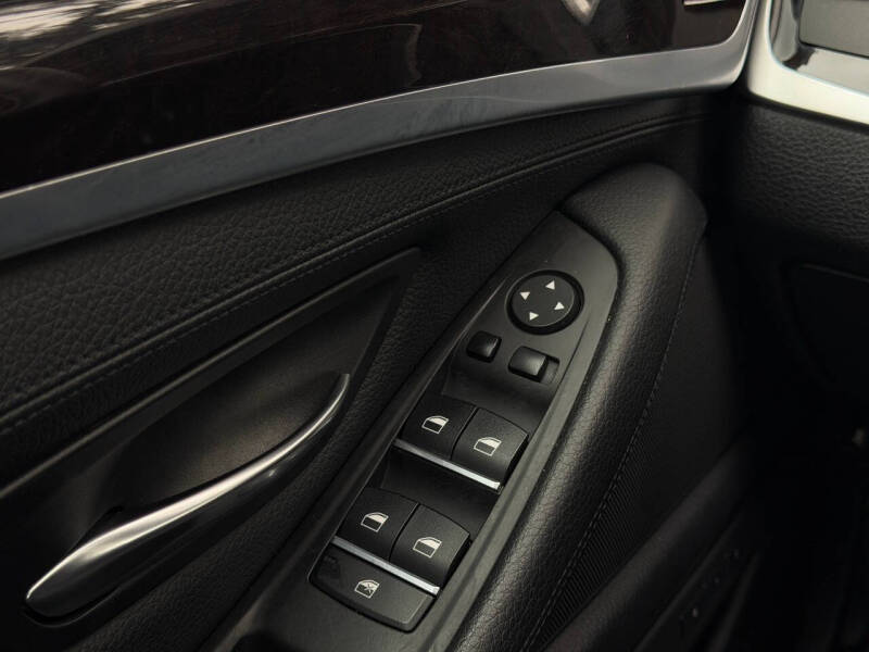 2013 BMW 5 Series 528i xDrive