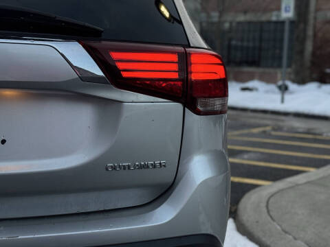 2019 Mitsubishi Outlander ES