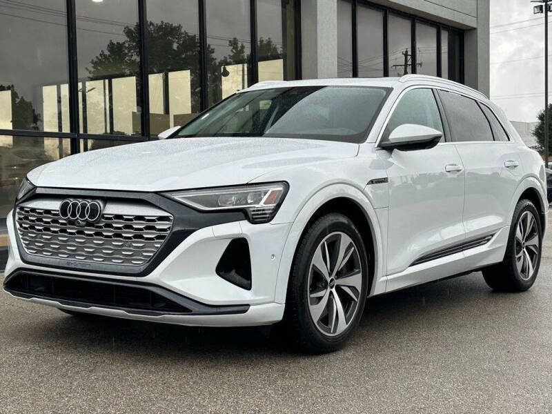 2024 Audi Q8 e-tron quattro Premium Plus
