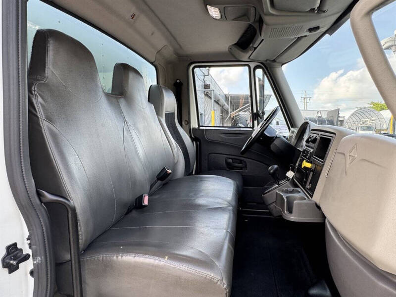 2018 International DuraStar 4300