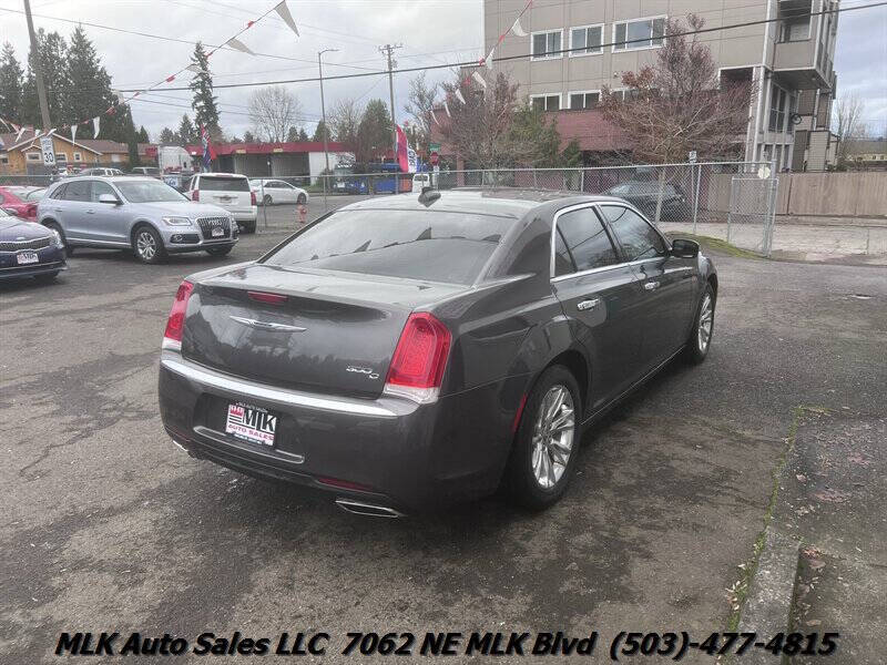 2016 Chrysler 300 C