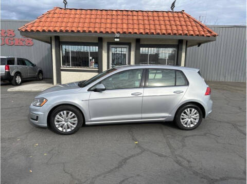 2015 Volkswagen e-Golf for sale at Dealers Choice Inc in Farmersville CA