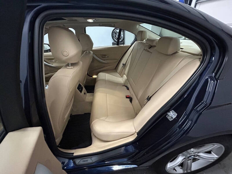 2013 BMW 3 Series 328i