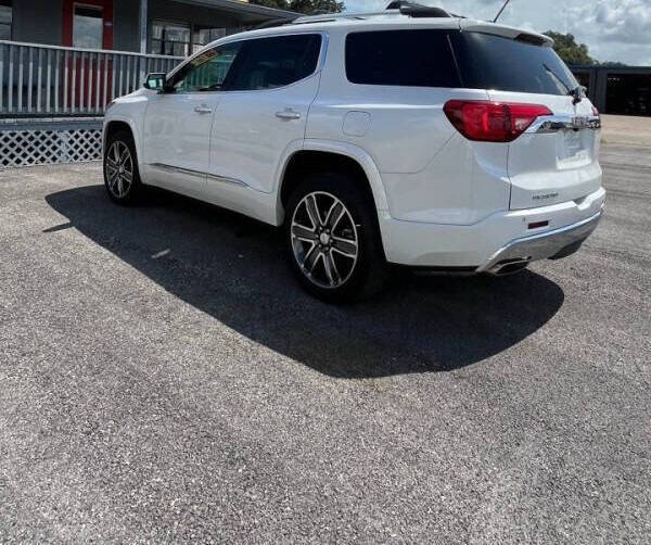 2018 GMC Acadia Denali photo 4