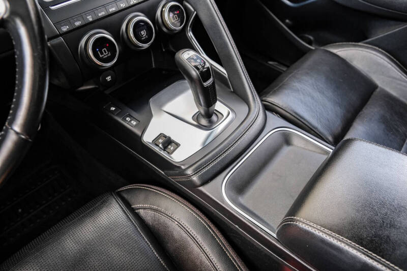 2018 Jaguar E-PACE P300 R-Dynamic S